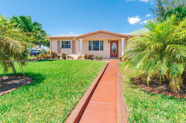 3125 NW 205th St, Miami Gardens, FL 33056