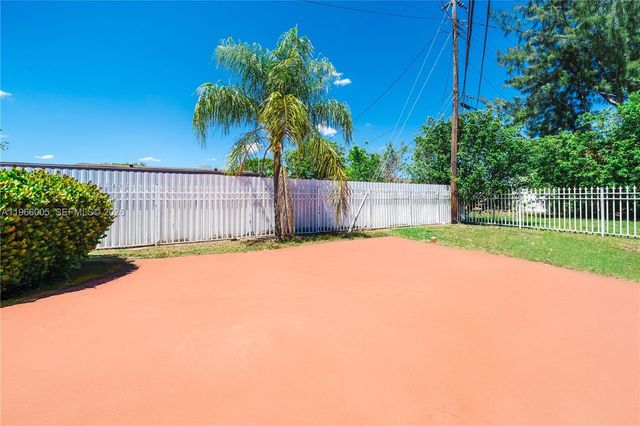 3125 NW 205th St, Miami Gardens, FL 33056