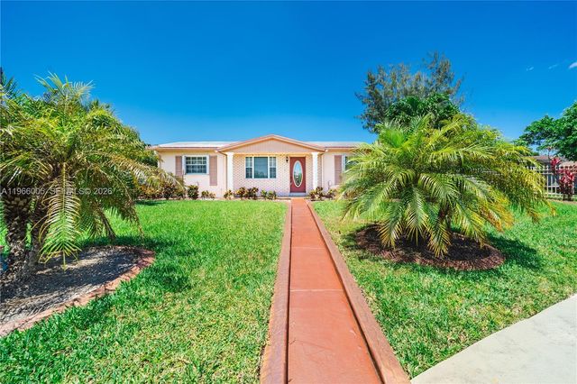 3125 NW 205th St, Miami Gardens, FL 33056