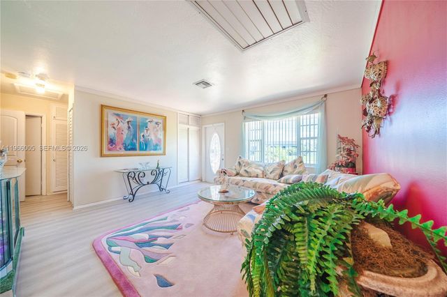 3125 NW 205th St, Miami Gardens, FL 33056