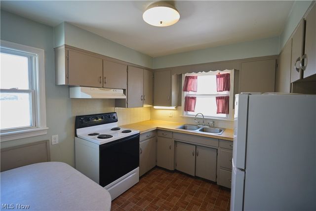 3613 Manchester Road, Coventry, OH 44319