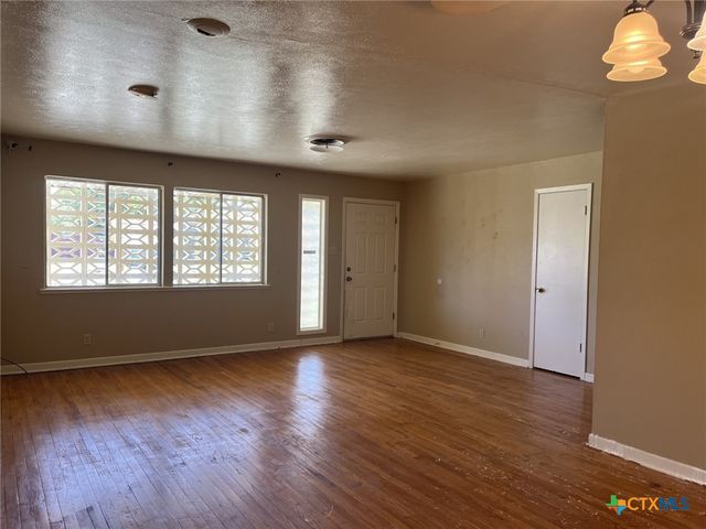 1107 Meadow Drive, Killeen, TX 76549