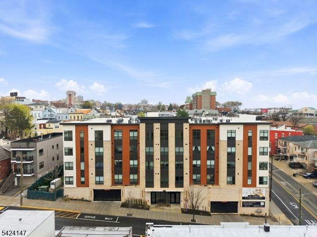 649 38Th St, Union City, NJ 07087