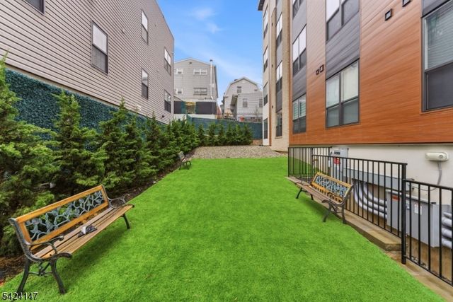 649 38Th St, Union City, NJ 07087