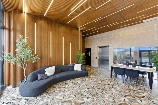 649 38Th St, Union City, NJ 07087