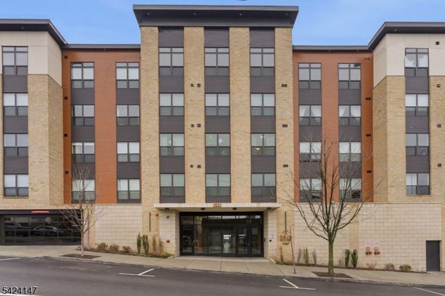 649 38Th St, Union City, NJ 07087