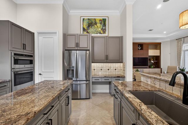 160 Viera Drive, Palm Beach Gardens, FL 33418