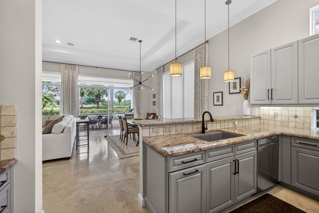 160 Viera Drive, Palm Beach Gardens, FL 33418