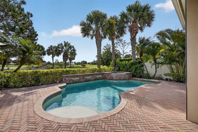 160 Viera Drive, Palm Beach Gardens, FL 33418