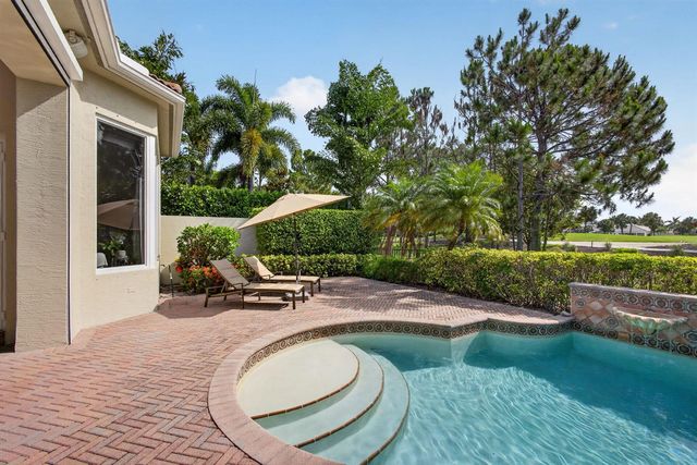 160 Viera Drive, Palm Beach Gardens, FL 33418