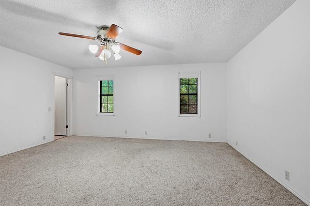 3721 Rock Creek Road, Whitesboro, TX 76273