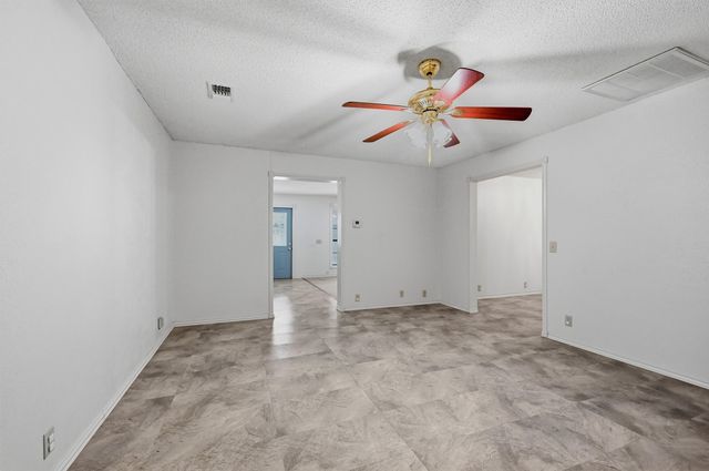 3721 Rock Creek Road, Whitesboro, TX 76273