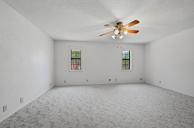 3721 Rock Creek Road, Whitesboro, TX 76273