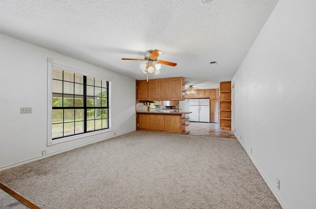 3721 Rock Creek Road, Whitesboro, TX 76273