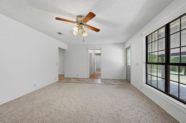 3721 Rock Creek Road, Whitesboro, TX 76273