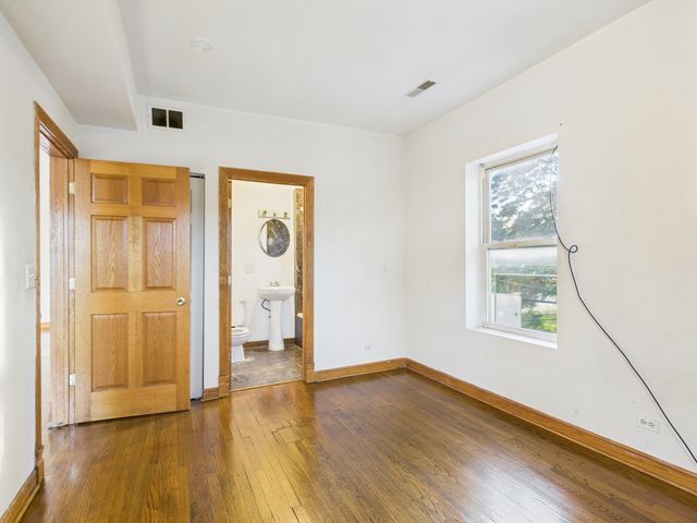 6652 S University Avenue 3B, Chicago, IL 60637