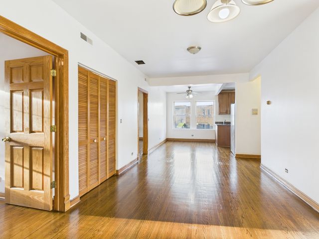 6652 S University Avenue 3B, Chicago, IL 60637