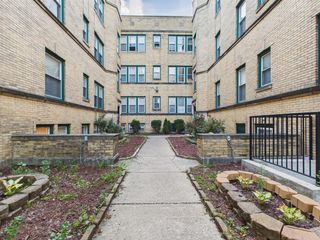 6652 S University Avenue 3B, Chicago, IL 60637