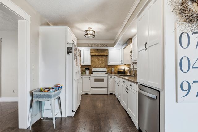 506 N First Street, Stockton, MO 65785