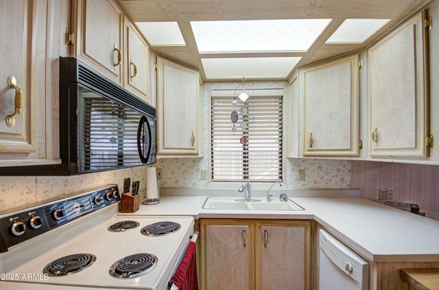 7750 E BROADWAY Road 225, Mesa, AZ 85208