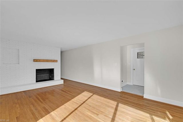 7 Suburban PW, Hampton, VA 23661