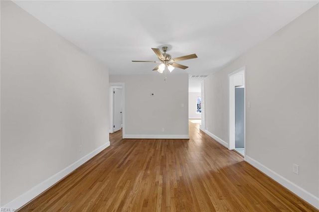 7 Suburban PW, Hampton, VA 23661