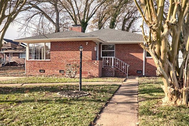 7 Suburban PW, Hampton, VA 23661