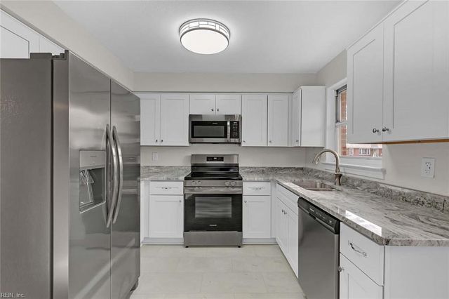 7 Suburban PW, Hampton, VA 23661