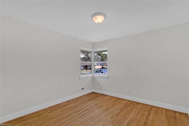 7 Suburban PW, Hampton, VA 23661