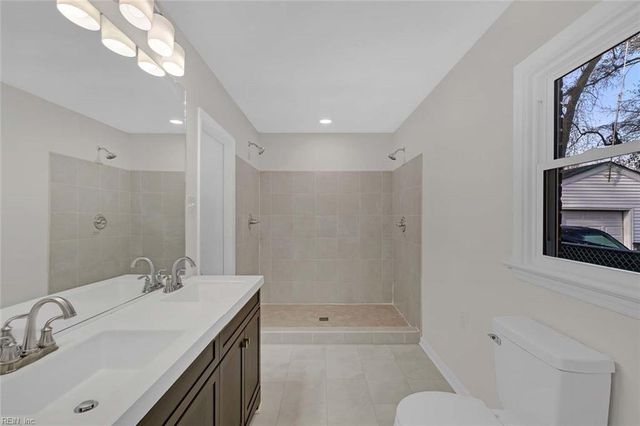 7 Suburban PW, Hampton, VA 23661