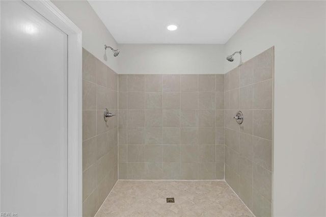 7 Suburban PW, Hampton, VA 23661