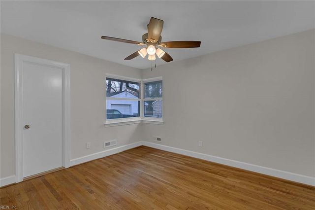 7 Suburban PW, Hampton, VA 23661