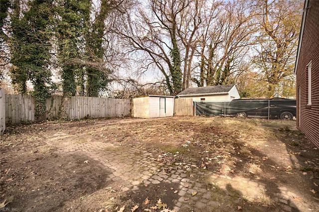 7 Suburban PW, Hampton, VA 23661