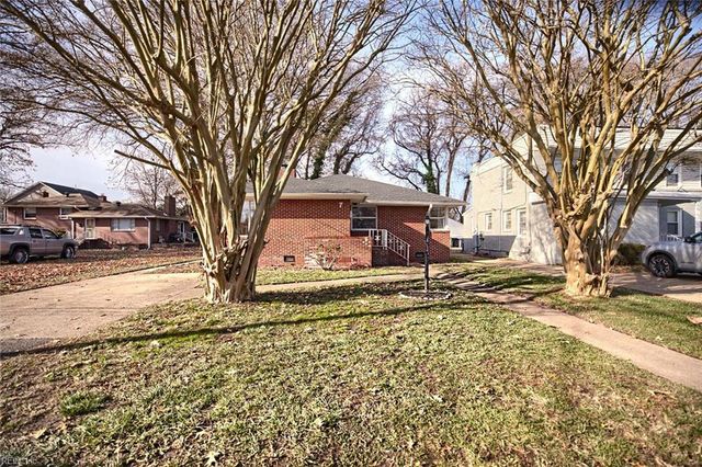 7 Suburban PW, Hampton, VA 23661