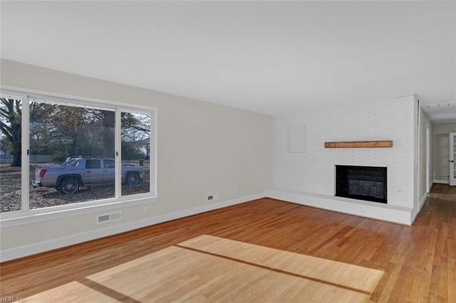 7 Suburban PW, Hampton, VA 23661