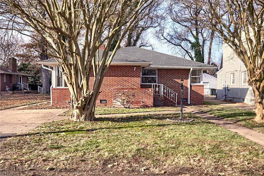 7 Suburban PW, Hampton, VA 23661