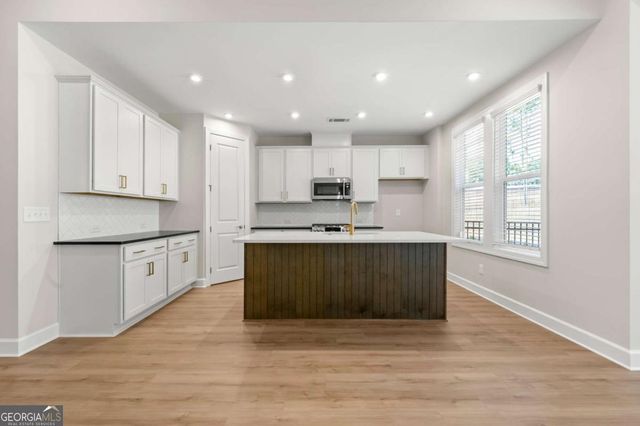 428 Geneva Way, Hoschton, GA 30548