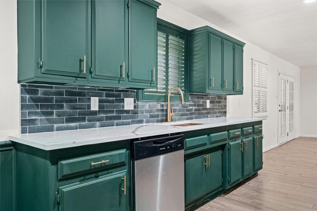 5605 Wales Avenue, Fort Worth, TX 76133