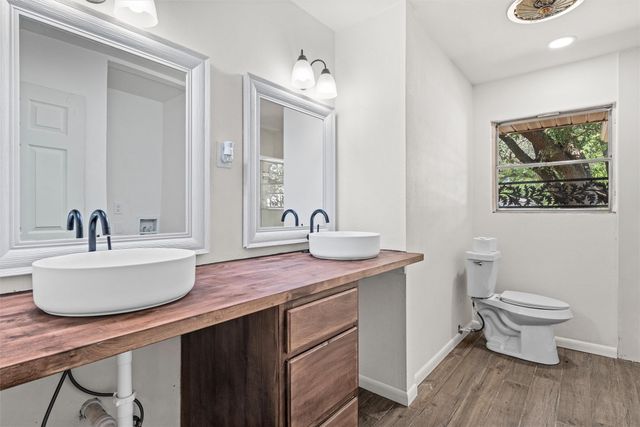 5605 Wales Avenue, Fort Worth, TX 76133