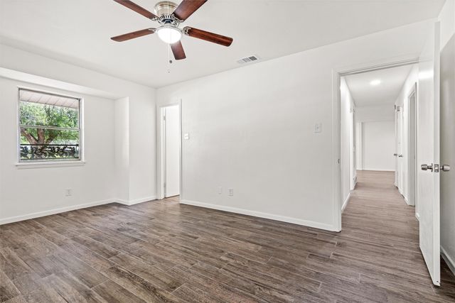 5605 Wales Avenue, Fort Worth, TX 76133