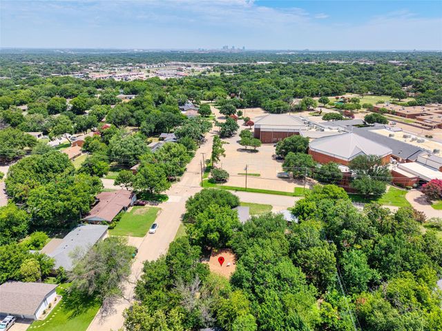 5605 Wales Avenue, Fort Worth, TX 76133