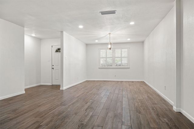 5605 Wales Avenue, Fort Worth, TX 76133