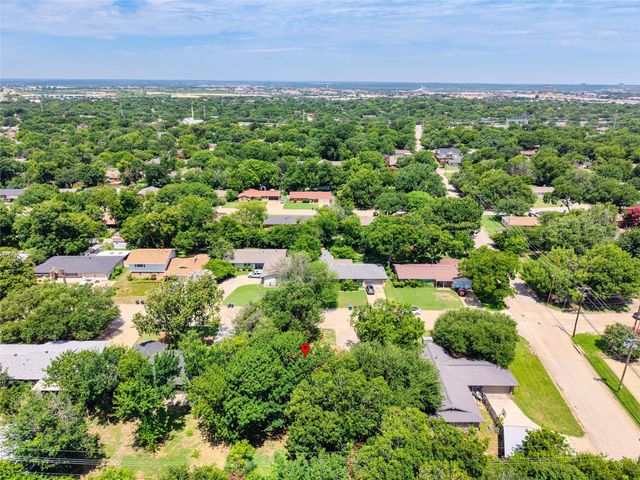 5605 Wales Avenue, Fort Worth, TX 76133