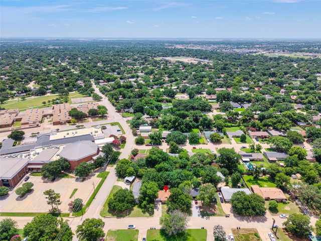 5605 Wales Avenue, Fort Worth, TX 76133