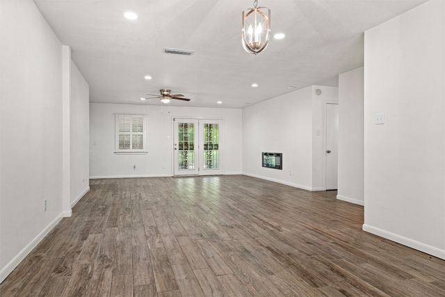 5605 Wales Avenue, Fort Worth, TX 76133