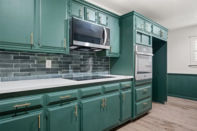 5605 Wales Avenue, Fort Worth, TX 76133
