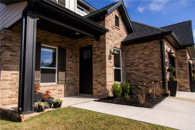 5404 SW Nandina Lane, Bentonville, AR 72713