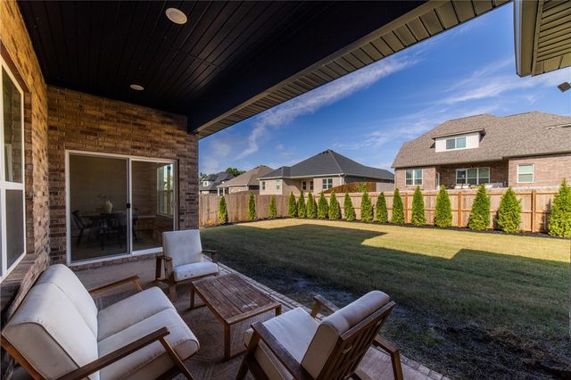 5404 SW Nandina Lane, Bentonville, AR 72713