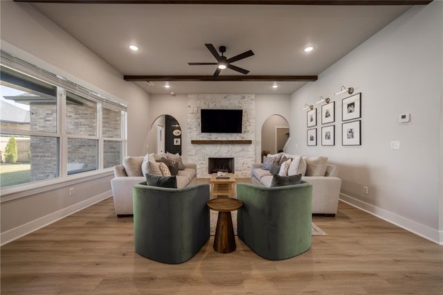 5404 SW Nandina Lane, Bentonville, AR 72713