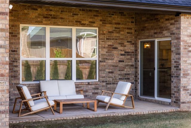 5404 SW Nandina Lane, Bentonville, AR 72713